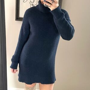 Navy sweater dress! Size small.